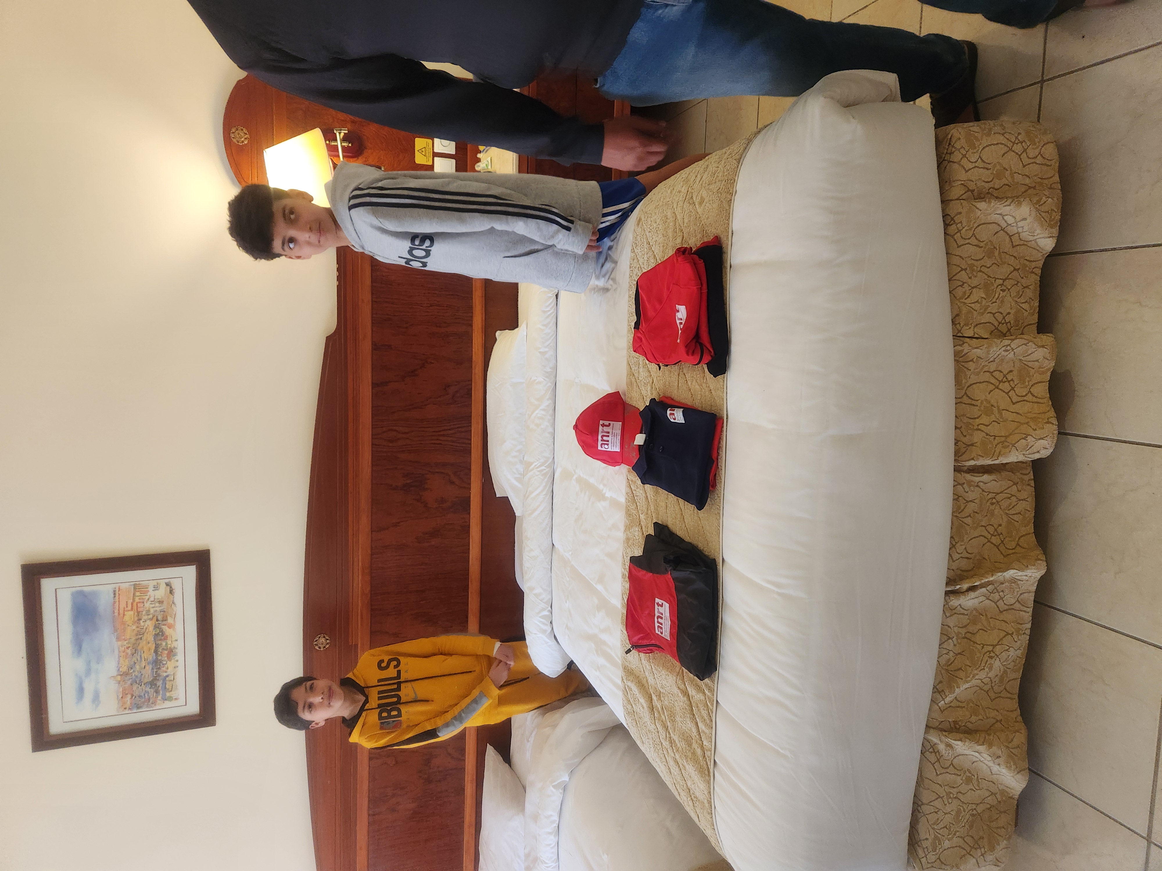 Hébergement - Chambre d'hôtel avec uniformes